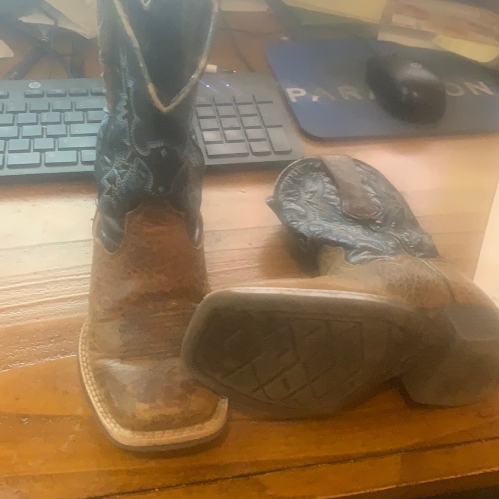 Blue Ariat boots toddler size 9